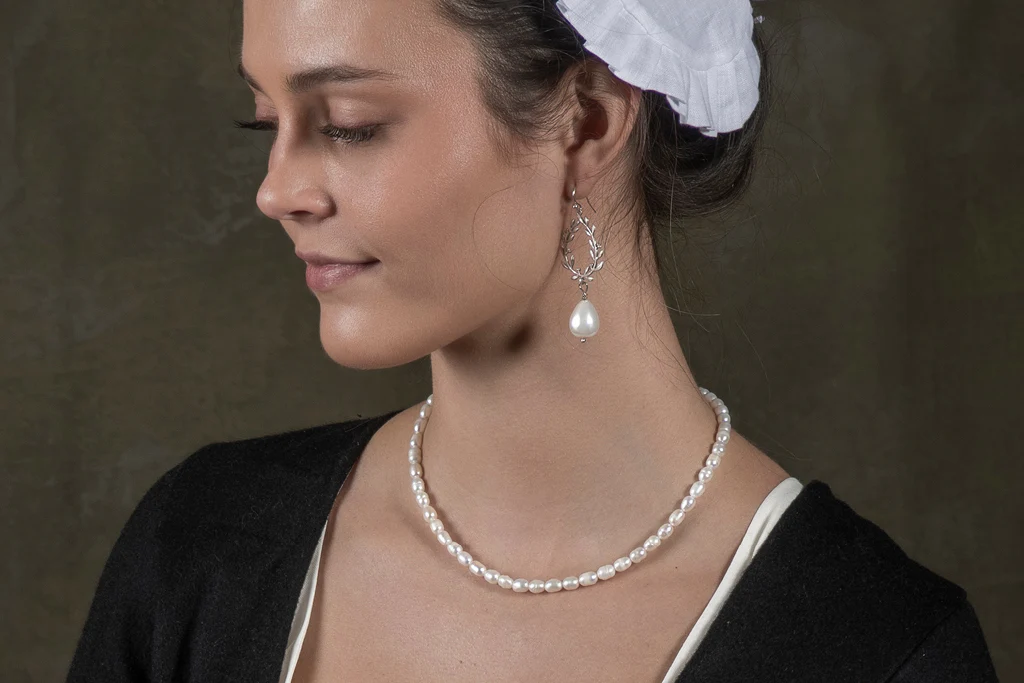 Pearl Laurel Earrings - Image 2